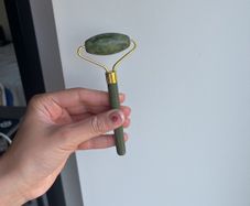 Face jade roller for skincare