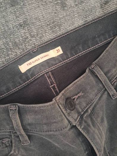 Levi Skinny grey jeans 31 rrp 130