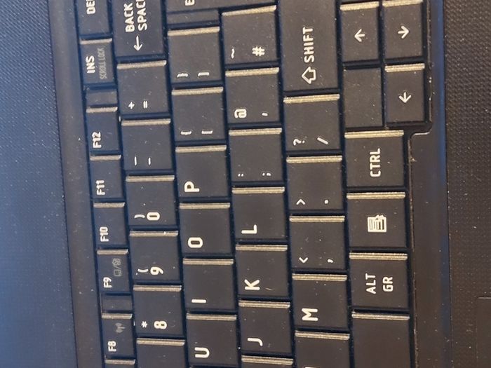 Toshiba Satellite C660-18C, Intel Celeron CPU 925, 2.3GHz, 4GB Ram, 255GB HDD, Windows 10, Microsoft Edge, Chrome and VLC