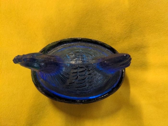 VINTAGE ASIAN COBALT Blue Glass Hen on a Nest Trinket Dish