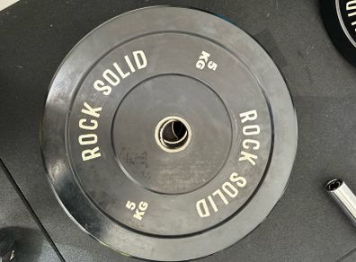 2 x 5kg weight plates