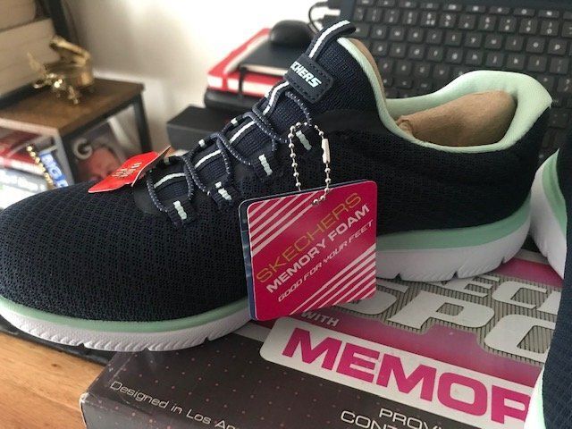 Womens Skechers Trainers Size: UK 3 / EUR 36