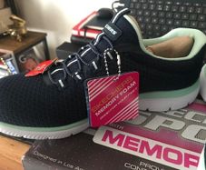 Womens Skechers Trainers Size: UK 3 / EUR 36