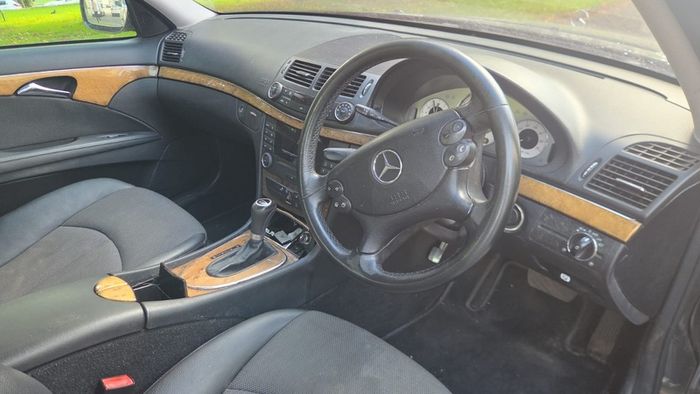 2008 Mercedes Benz E 200