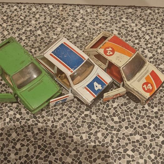 2 x Corgi VW Polo 1 x Mini Metro all 1:43 die cast diecast cars