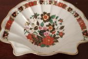 Debonair Staffordshire fine bone China shell bowl