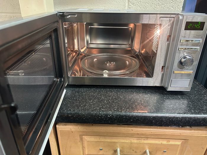 Dimplex Mircowave 20L 800W