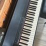 Electric piano keyboard Image 4