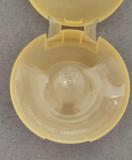MEDELA Electric Breast Pump + extra accessories