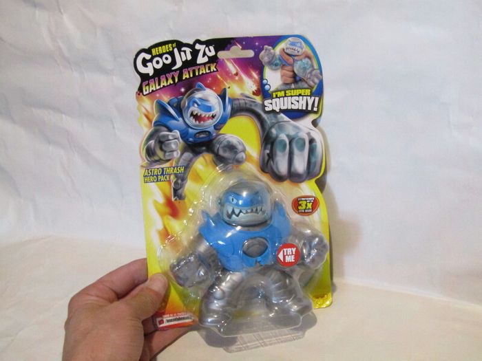 Heroes of Goo Jit Zu Galaxy Attack Hero Pack Astro Thrash Shark Figure Brand New Sealed Rare Hard To Find