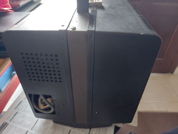 Vintage Eiki Elf NT-1 16mm Sound Film Projector Working Motor Lamp Kowa 11.250mm Lens, in very good condition, not tested