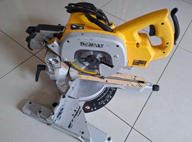 Dewalt DW707-LX 216mm Mitre Saw 110v