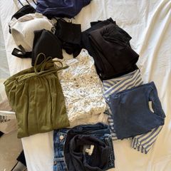 Maternity clothes bundle - for petit moms