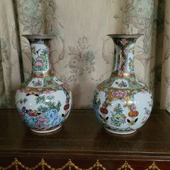 Vintage pair of handpainted chinese vases