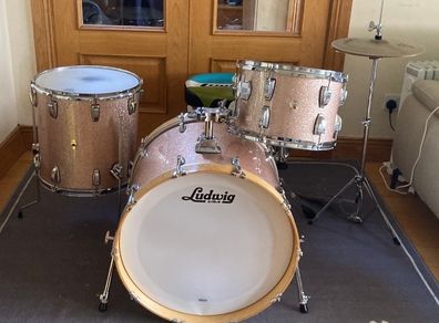 RARE Ludwig Classic Maple Champagne Sparkle Fab Outfit