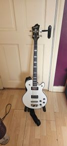 Hagstom Swede White Short Scale Bass