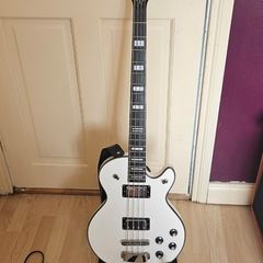 Hagstom Swede White Short Scale Bass