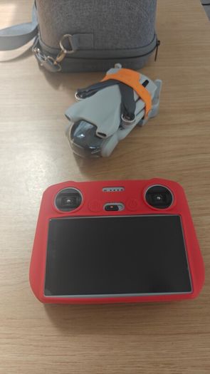 DJI Mini 3 with DJI RC (Built-in Screen) Mint Condition, Under 249g