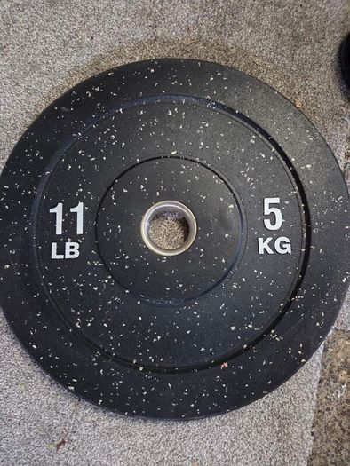 Gym weights with bar and clips