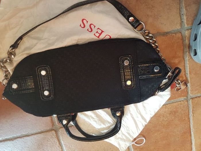 Guess Womens Handbag