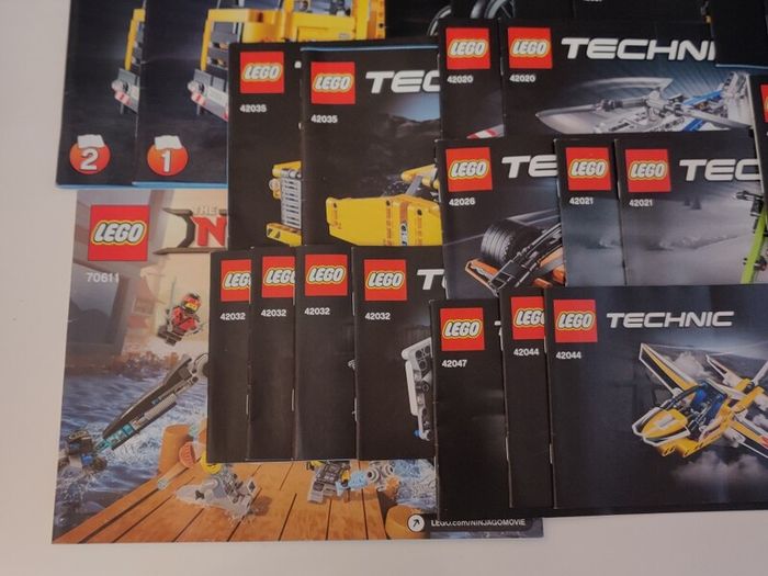 Lego Instruction Books in very good condition. Technic, City, Ninjago