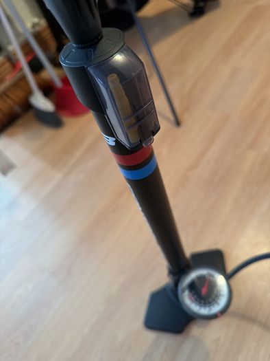 Giant control tower bicycle pump