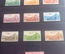 10 Chinese 1930s stamps of plane over Great Wall, D18 post 3e