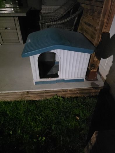dog kennel
