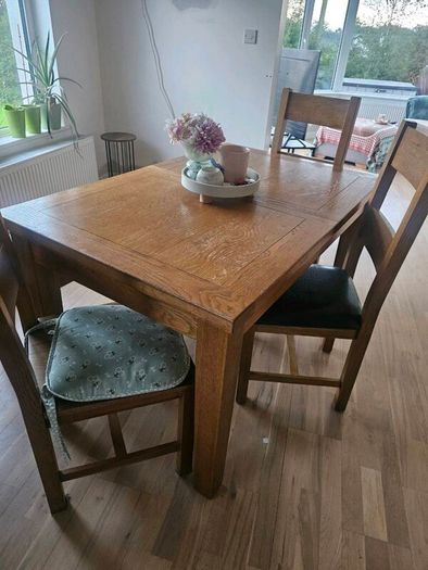 Kitchen table & chairs