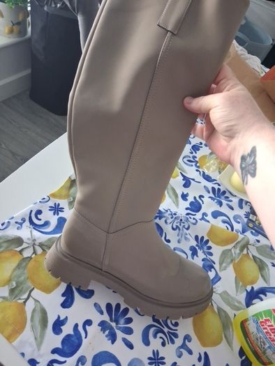 2 pairs boots size 40 and size 5
