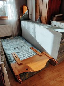 Single bed