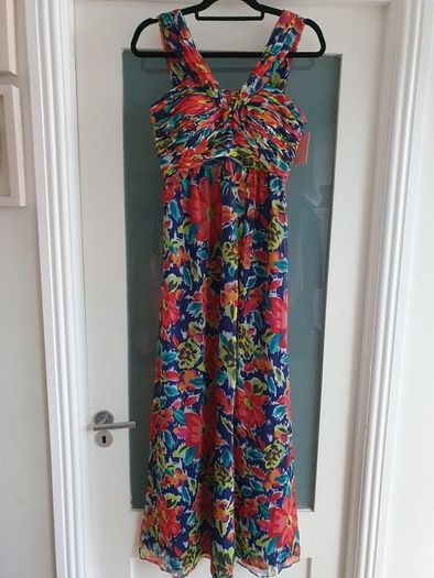 Phoebe Couture floral maxi Sz 8-10 - Bnwt Rrp 238 dollars