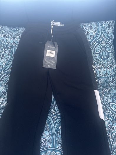 BNWT boys tracksuit age 9/10