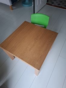kids table and chair