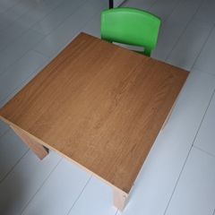 kids table and chair