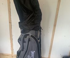 Spalding Golf bag w cooler, Raincover, & carry strap