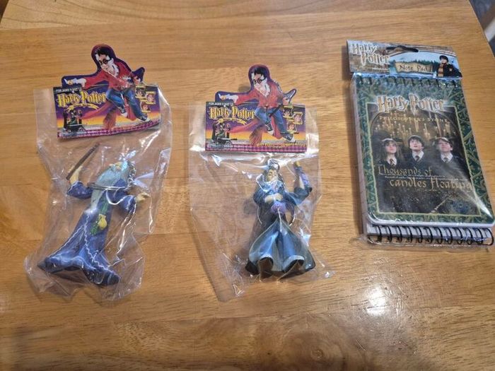 Harry Potter Keychains + mini notepad