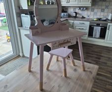 Vanity table and chair