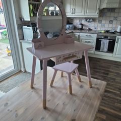 Vanity table and chair