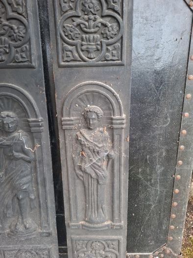 Fire side - Cast plates