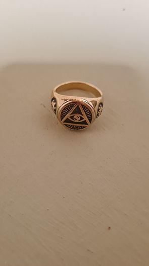 Mens large ring gold coloured