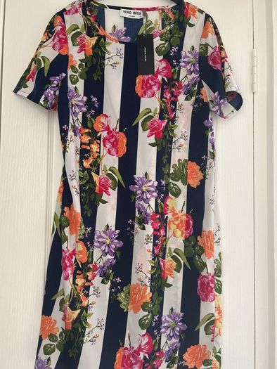 Navy &White Floral Dress BNWT Vera Moda