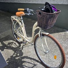 Ladys Vintage-Style bicycle