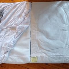 Travel cot mattress and sheets
