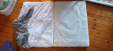 Travel cot mattress and sheets