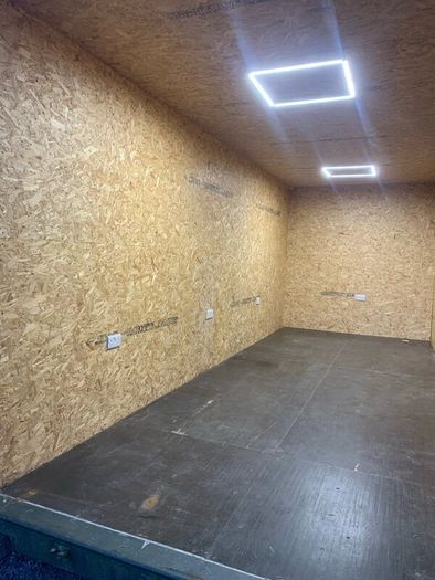 20 insulated container, fully sheeted and wired