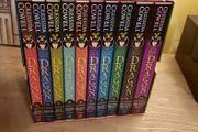 (New) Cressida Cowell How to Train Your Dragon 10 book Box Set 7+