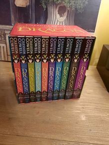 (New) Cressida Cowell How to Train Your Dragon 10 book Box Set 7+