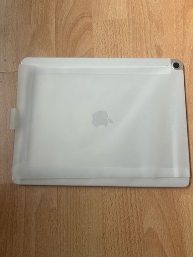 Apple iPad Air 13 inch (M4) 2026 Model and case