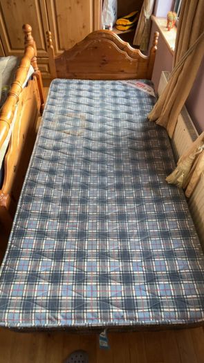 2 single beds
